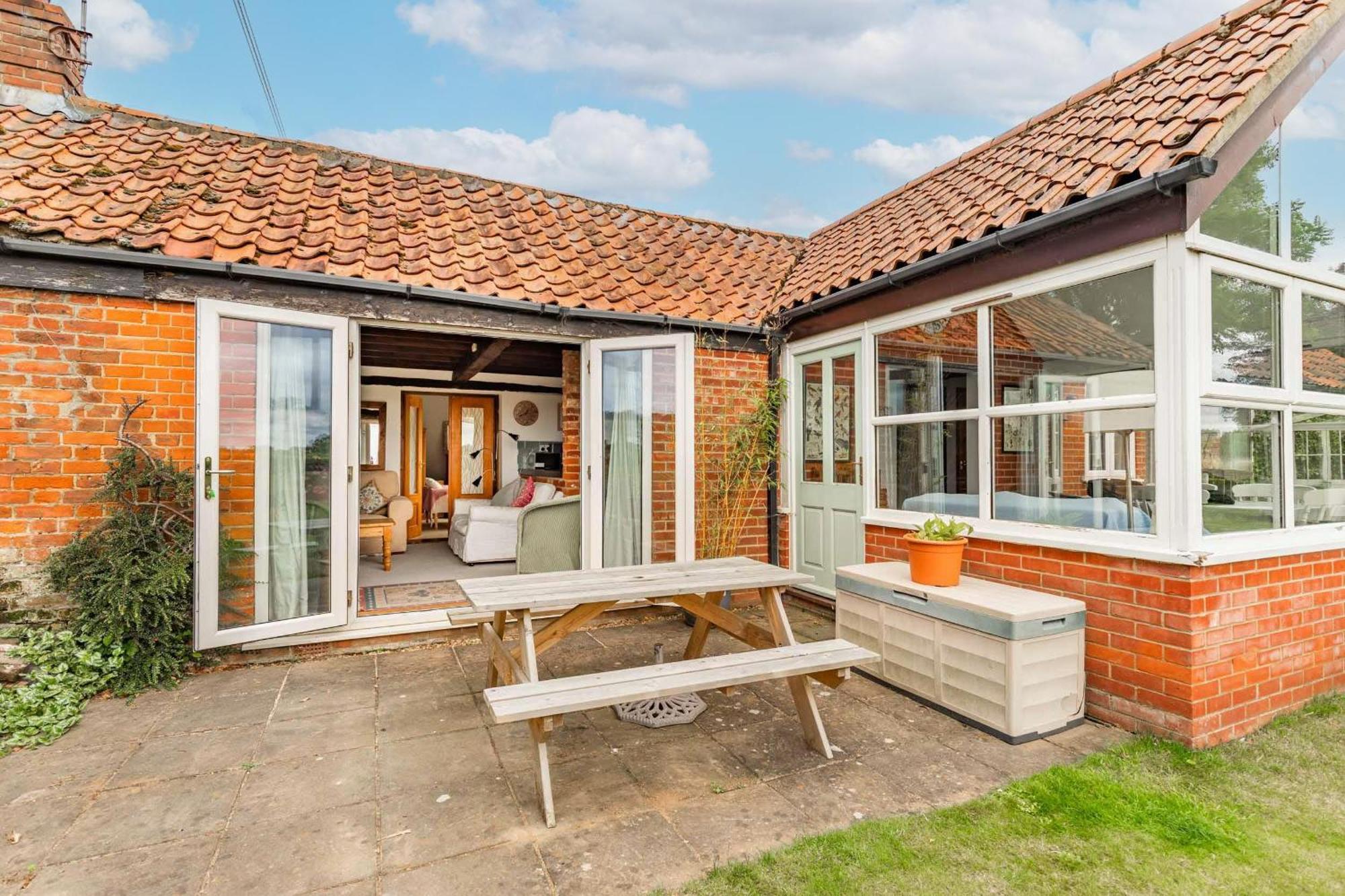 Host & Stay - Woodfalls Barn Burgh and Tuttington Exterior foto